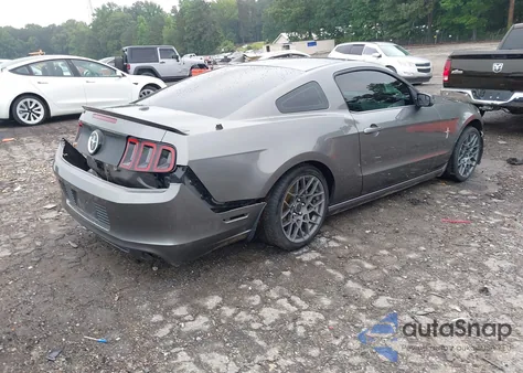 2013 Ford Mustang V6 Premium z USA, uszkodzony, nr VIN 1ZVBP8AM5D5250571